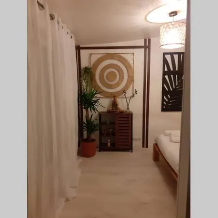 Out Of Time *jacuzzi* Holiday home Itteville